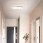 Weiße LED Deckenleuchte Avalis mit gebürstetem Aluminiumrahmen, Durchmesser 38 cm.