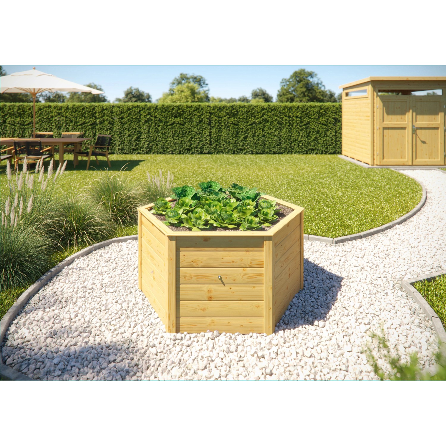 Sechseckiges Weka Elementhochbeet 669 aus Holz, naturfarben, mit Bepflanzung im Garten.
