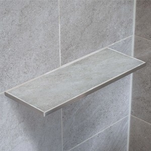 Befliesbare Duschablage Dalsys, 400x150mm, Edelstahl silber, montiert in Dusche.