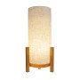 Näve LED-Tischleuchte Madita: Akku-betriebene Designlampe mit Leinen-Schirm und Holzfuß.