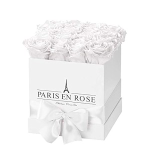 Eckige Rosenbox mit 12 weißen Rosen und Schleife. Elegantes Blumengeschenk für jeden Anlass.