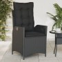Verstellbarer Gartensessel aus Poly Rattan in Schwarz mit Kissen, Teil eines 2er Sets.