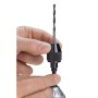 LUX Schnellspannbohrfutter M 6,3 mm mit eingespanntem Bohrer in Aktion.