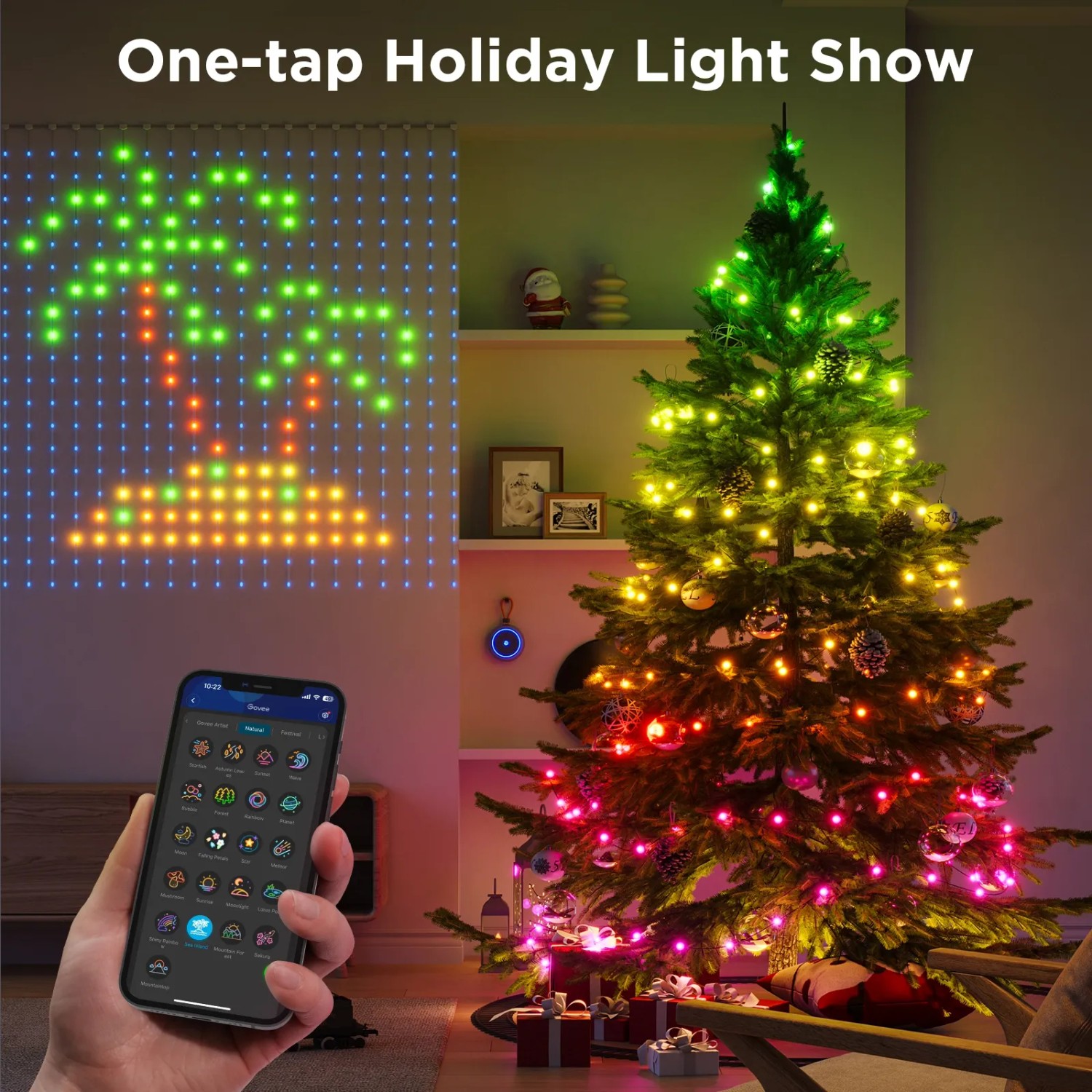 Govee X Netflix Gardinenleuchte H70BC mit LED-Muster und Weihnachtsbaum mit Lichterkette.