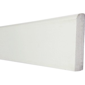 Weiße Abdeckleiste aus Hartschaum, 43x7x2500 mm, für Wand- und Deckenübergänge.