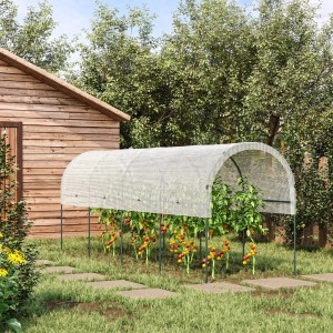 Weißes Outsunny Gewächshaus mit PE-Folie und Stahlrahmen im Garten.