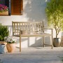 Gartenbank Kentwood 2-Sitzer aus Akazienholz in Teak-Optik, mit Armlehnen. Dekorative Gartenszene.