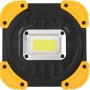 Schwarze COB-LED Arbeitsleuchte mit gelben Eckverstärkungen, 600 Lumen Leuchtkraft.