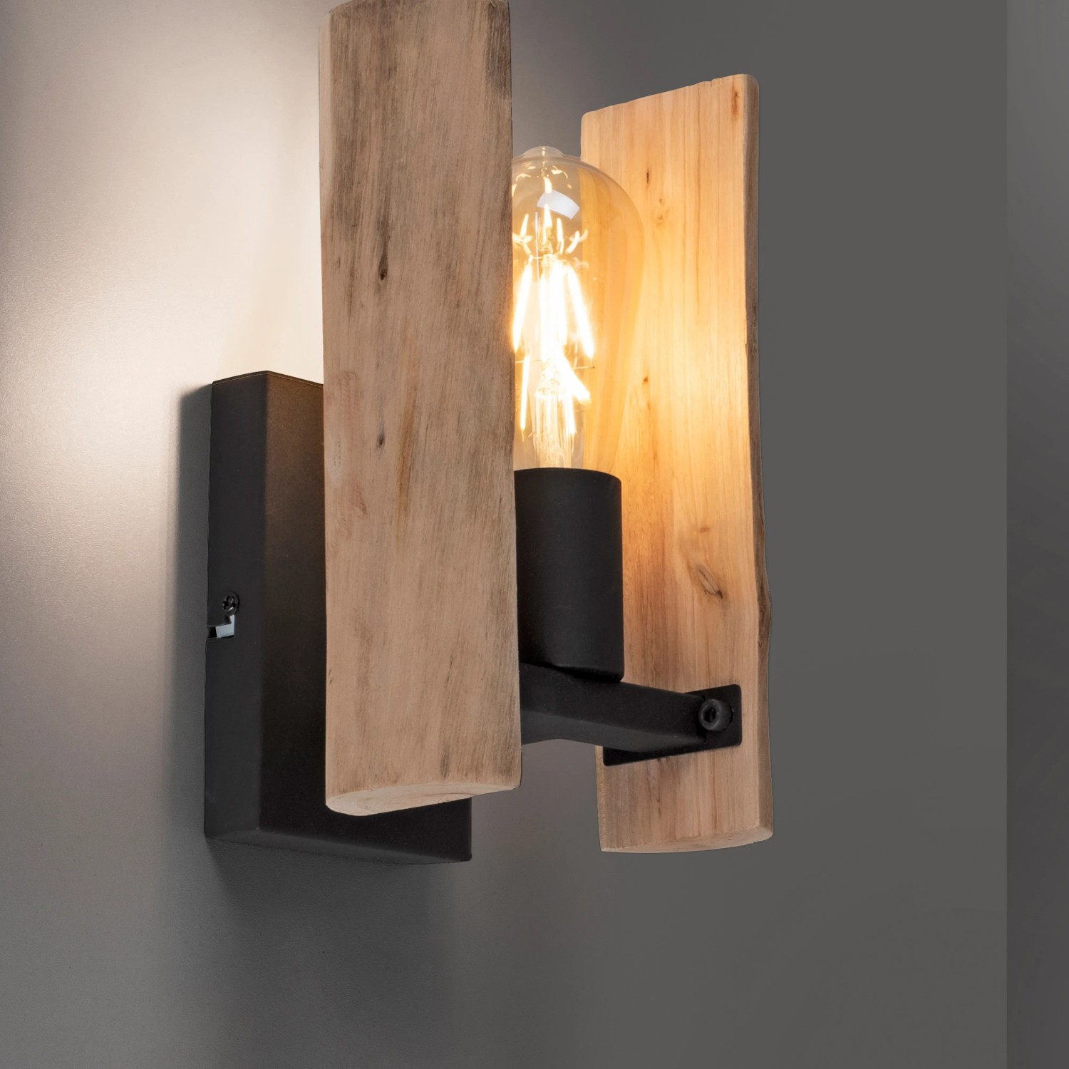 Just Light Wandleuchte Log, 10W, Naturholz, H 25cm. Dekorative Wandlampe mit Holzdetails.
