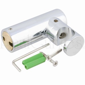 Detailaufnahme der Brausehalterung aus dem PaulGurkes Duschsystem, verchromt mit Schrauben und Dübel.