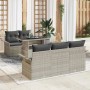 Hellgraues 6-teiliges Garten-Sofa-Set aus Poly Rattan mit Tisch und Kissen.