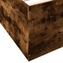 Detailansicht des vidaXL Bettgestells in Räuchereiche. Zeigt die Holzwerkstoff-Textur und Schrauben am Eck.