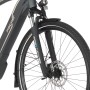 Detailaufnahme: Vordergabel, Reifen und Bremsscheibe des Fischer E-Bike Viator 5.0i.