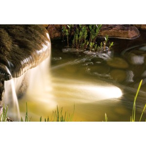 Heissner LED-Unterwasser-Spot Aqua Light (3er-Set) im Gartenteich mit Wasserfall.