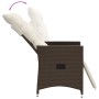 Verstellbarer, brauner Poly Rattan Gartensessel mit Kissen im Detail.