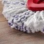 Vileda 3-in-1 Ersatzkopf Turbo Microfibre für Reinigungsgeräte, weisse Microfaser mit lila Akzenten und roter Halterung.