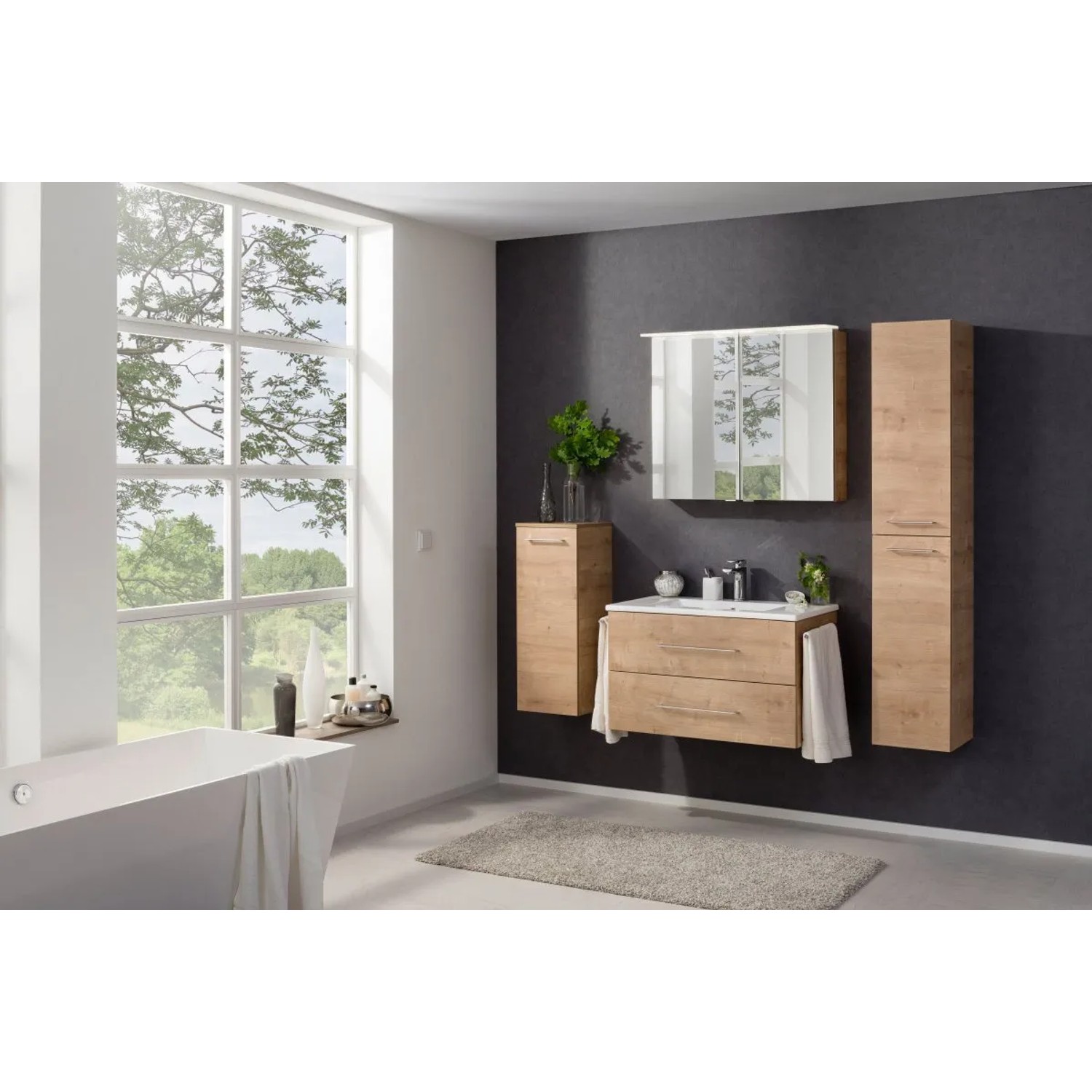 Fackelmann Waschplatz 80 cm in Ast-Eiche mit Unterschrank und Spiegelschrank im modernen Badezimmer.