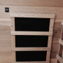 Detailansicht Infrarotkabine Pierson Pro mit Karbonstrahler aus Hemlock Zeder.