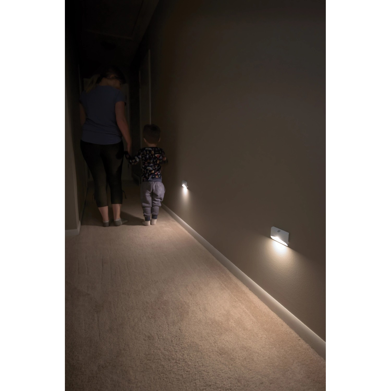Mr.Beams MB710: Batterieleuchte mit Sensor als Nachtlicht im Flur.