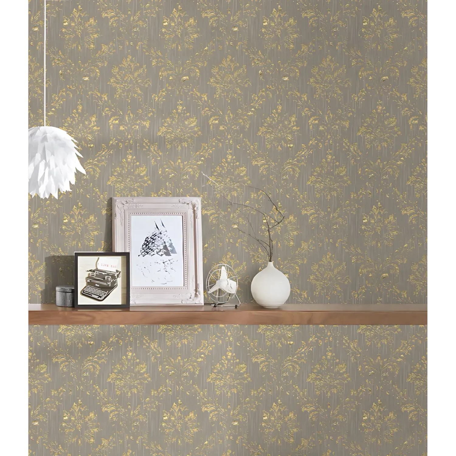 Barock Tapete in Beige und Gold mit schimmerndem Ornament-Muster von PROFHOME.