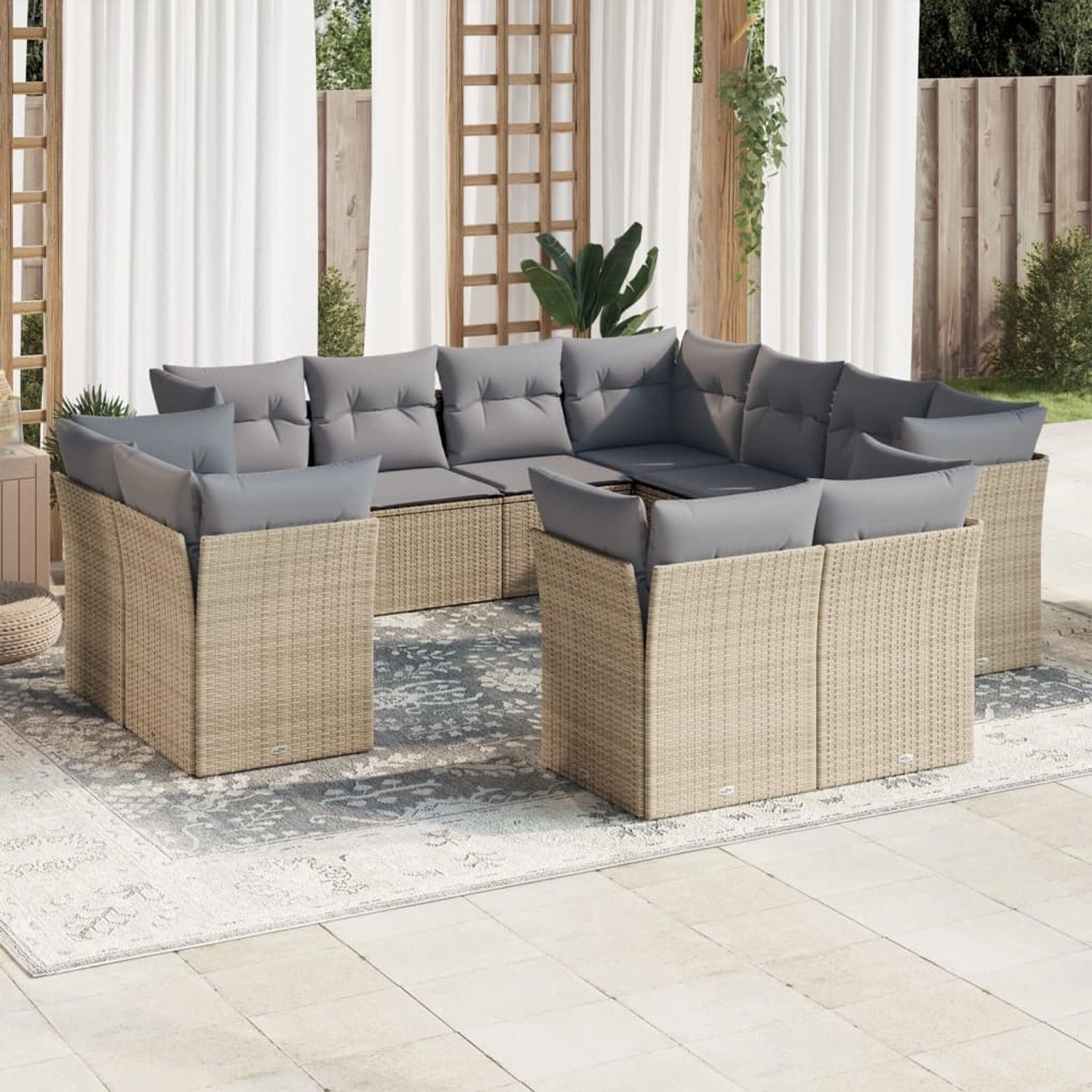 Beige 11-tlg. Garten-Sofagarnitur aus Polyrattan mit grauen Kissen. Modulare Gartenmöbel für Terrasse und Garten.