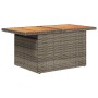 Grauer vidaXL Gartentisch aus Rattan mit Akazienholzplatte für Gartenmöbel.