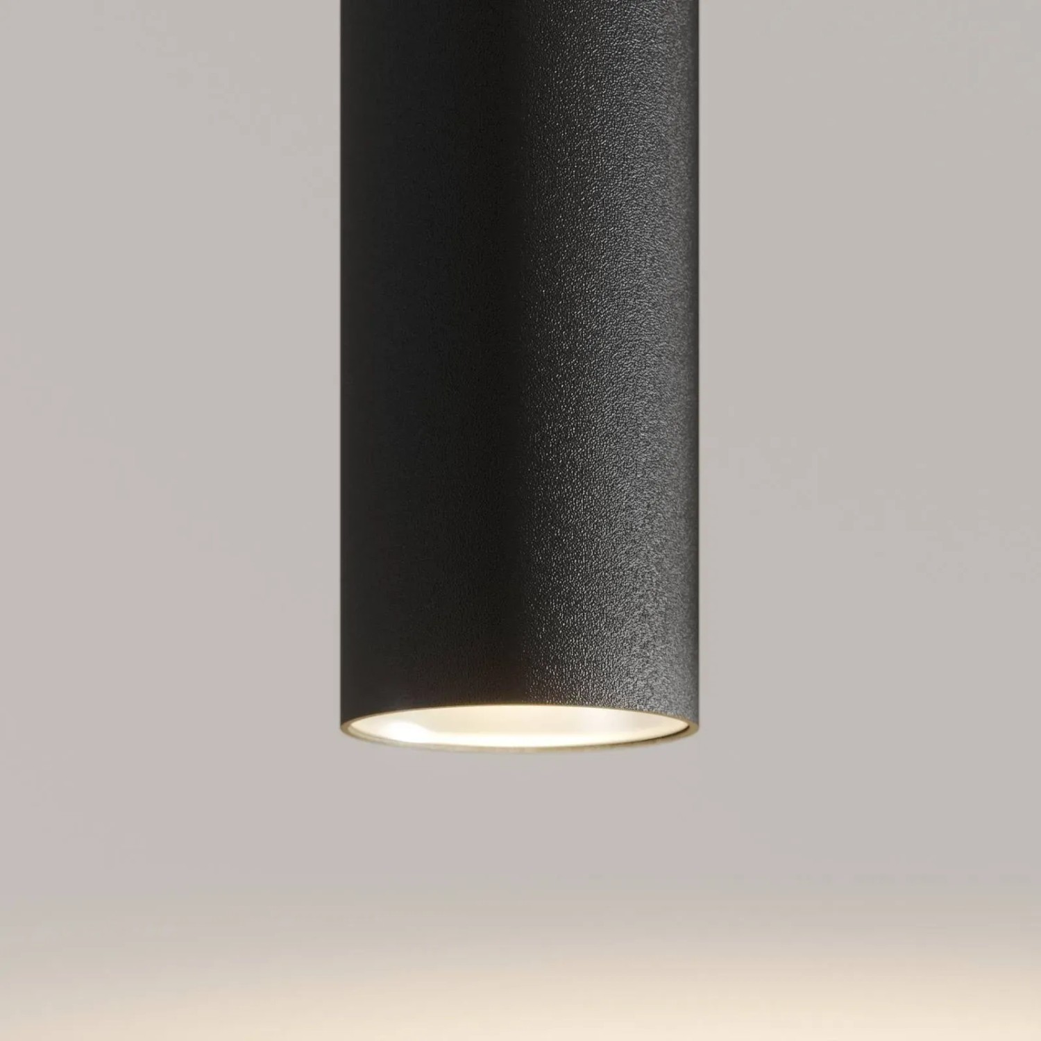Moderne, schwarze LED-Pendelleuchte Arcchio Franka, 2-flammig, aus Aluminium für Wohnzimmer.