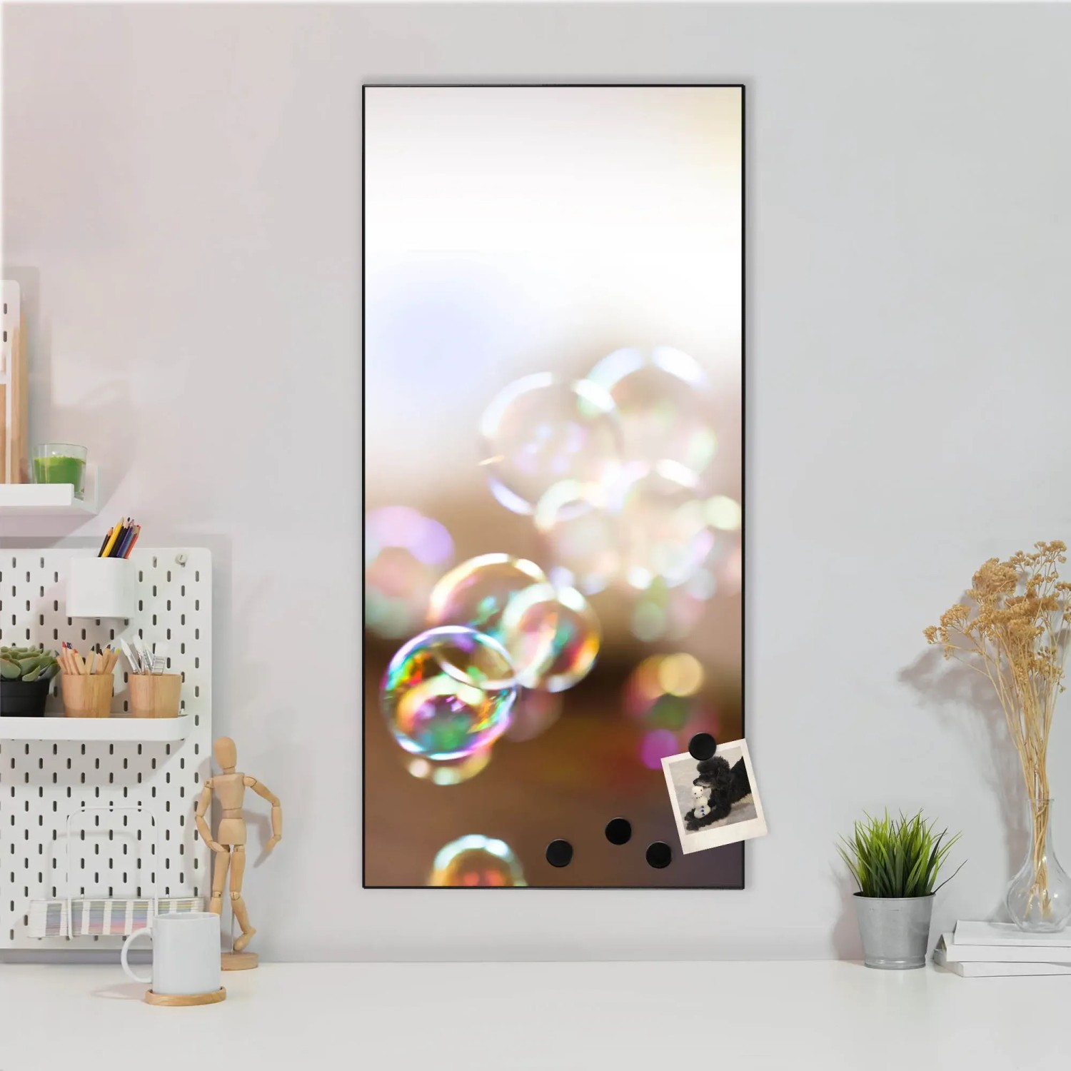 Banjado Magnettafel 37x78cm mit Seifenblasen-Motiv, schwarze Magnetwand für Notizen und Fotos.
