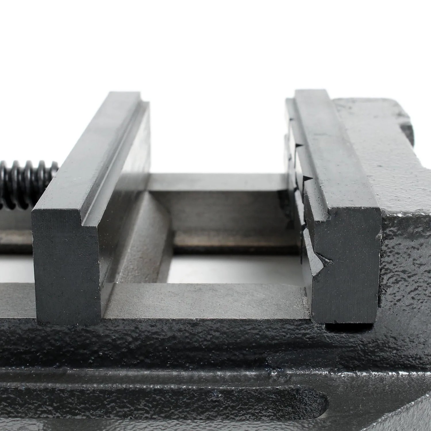 Robuster Wiltec Maschinenschraubstock aus Gusseisen mit 75mm Backen und Prismenbacke für präzises Spannen.