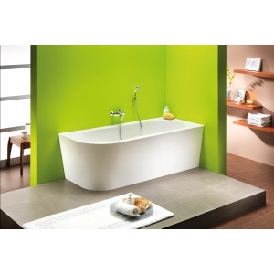 Weiße Ottofond Eckbadewanne Modena Corner links, 178 cm, im Badezimmer mit Armatur.
