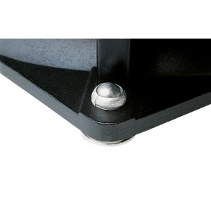 Nahaufnahme einer LUX Mehrbereich-Blindniete (3,2 mm x 9,5 mm) auf schwarzem Untergrund.