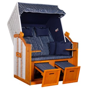 bene-living Strandkorb Ostsee 2-Sitzer, weißes Geflecht, blau gestreifte Polster, mit Fußablagen und Tischen.