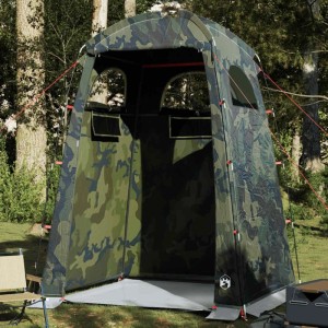 Camouflage Duschzelt für Camping & Outdoor. Wasserfestes Umkleidezelt aus Polyester mit Reißverschluss, im Wald aufgebaut.