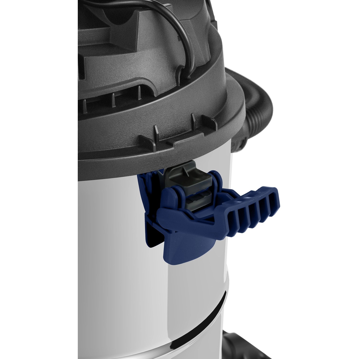 Detailaufnahme Atrox Nass- und Trockensauger: Verschluss am Edelstahlbehälter.