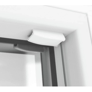 Detailaufnahme: Weißes Schöner Wohnen Thermo-Wabenplissee Sina am Fenster.