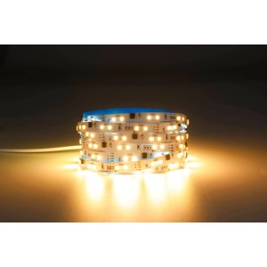 Eglo LED Stripe RGBIC 5 m, aufgerollt. Smarte Leuchte mit warmweißem Licht und Farbwechsel.