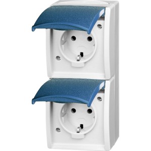 Busch-Jaeger Ocean 2-fach Steckdose, senkrecht, mit Klappdeckeln und Steckanschluss.