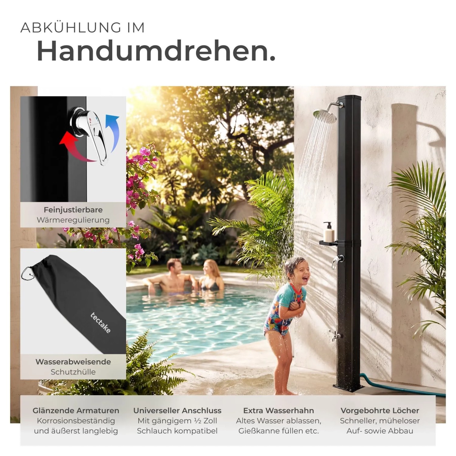 Tectake Solardusche Ofanto mit Kind unter der Dusche im Garten. Schwarze Gartendusche mit Ablage und Regenduschkopf.
