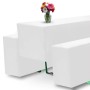 Weißes 3-teiliges Beautissu Biertischhussen-Set für Bierzeltgarnituren. Die weißen Hussen bedecken Tisch und Bänke, mit Blumen als Deko.