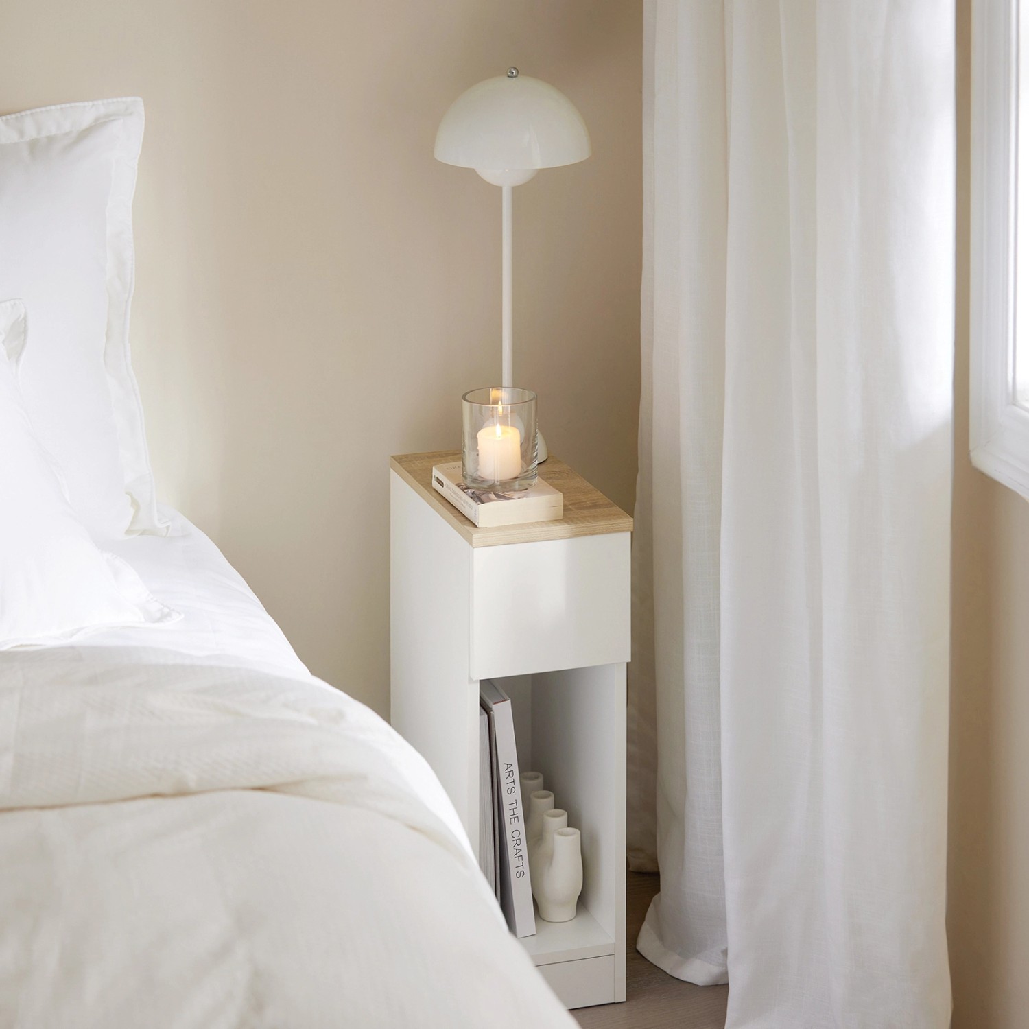 2er Set: Weißer Nachttisch/Beistelltisch mit Schublade und offenem Fach.