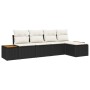 Schwarzes 5-teiliges Garten-Sofa-Set aus Poly Rattan mit Kissen.
