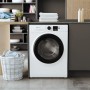 Weiße Bauknecht Frontlader-Waschmaschine BPW 914 B in moderner Waschküche.