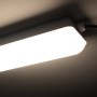 LED-Feuchtraumleuchte Strip, 11W, 30cm, leuchtet hell an der Decke.