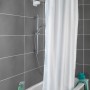 Wenko Duschschirm mit 12 Armen aus Edelstahl über einer Badewanne mit Duschvorhang.