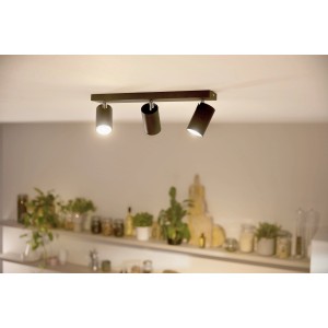 Philips LED GU10 Reflektorlampe, 2,1W, kaltweiß, an Decke montiert.