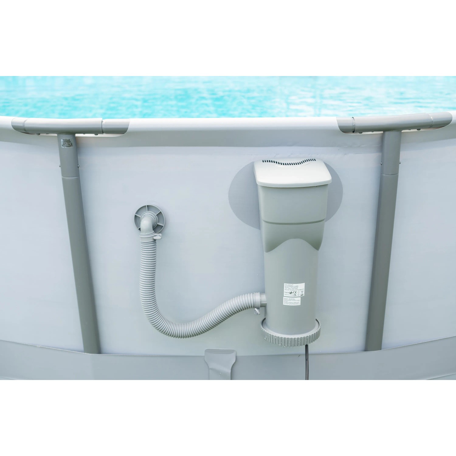Detailaufnahme des Summer Waves Rundpool Elite Anthrazit mit SkimmerPlus Filterpumpe.