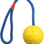 Gelber Jollypaw Ball am Seil aus Naturgummi, ein Apportierspielzeug für Hunde.