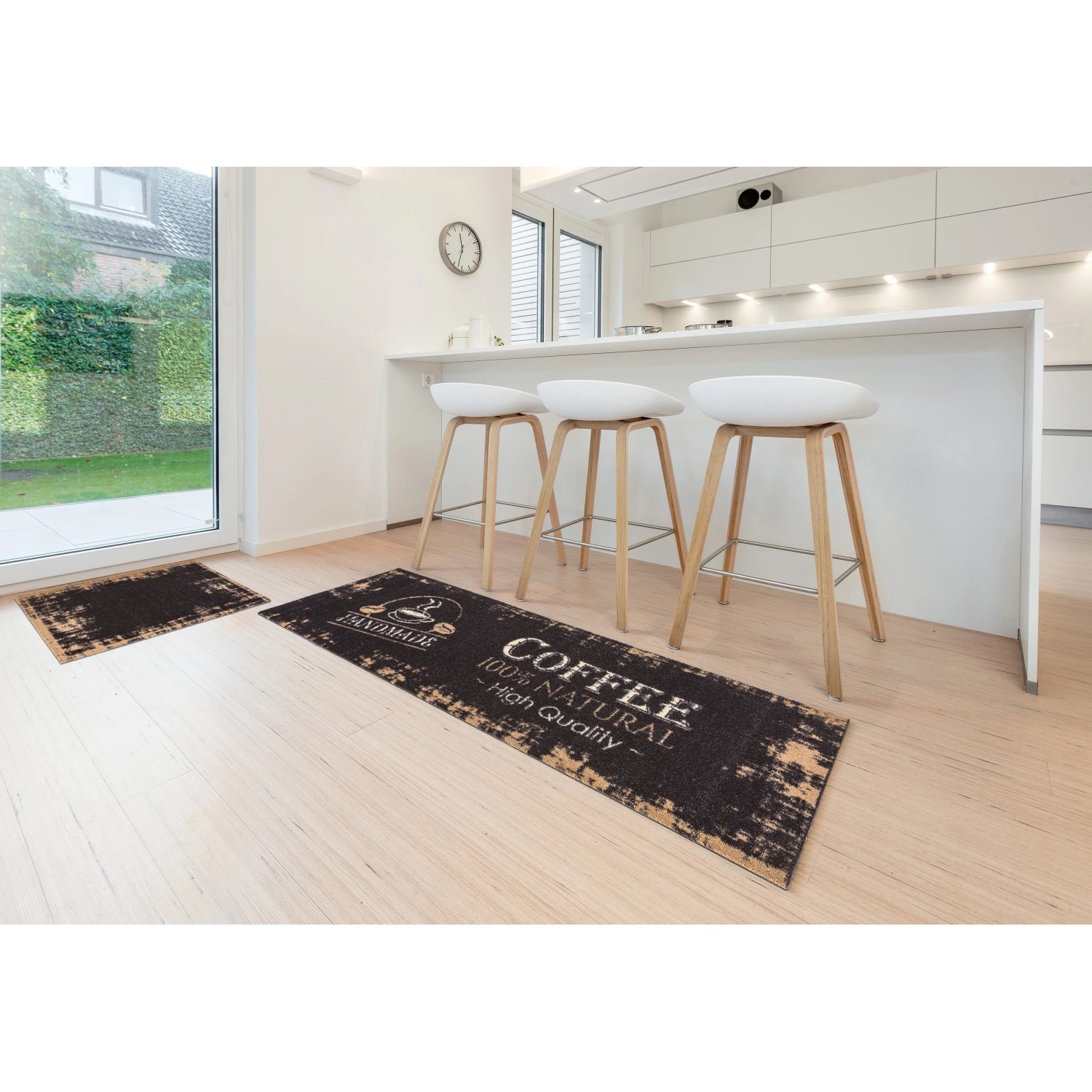 Astra Sauberlaufmatte Miabella Coffee Natural, 50x150cm, im Küchenambiente.