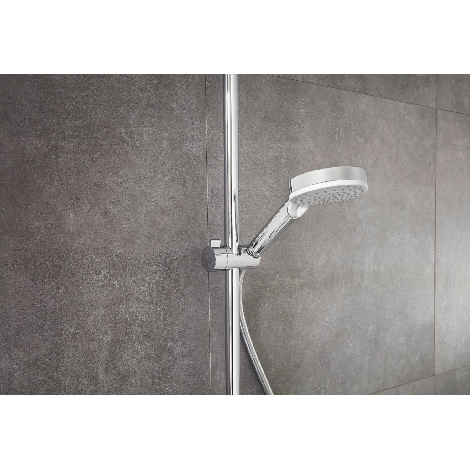 Hansgrohe Crometta E 240 Duschsystem mit Thermostat in Weiß-Chrom.
