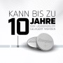 Zwei Energizer CR2430 Lithium Knopfzellen, bis zu 10 Jahre lagerfähig.